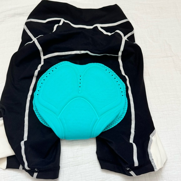 Louis Garneau padded cycle shorts - Picture 5 of 10